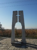 07 Rossos', Monumento dedicato ai caduti italiani