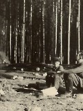 22.Novembre 1942 - Sosta di 28 ore - Con due boscaioli locali che cucinano barbabietole