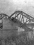 18 - Ponte fatto saltare dai Russi sul Dnepr