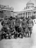 05 -1941 Trieste Gruppo pontieri di fronte a palazzo Carciotti