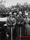 14 1935-36 Pontieri in partenza su autocarro e ufficiali con sciabola