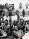 19 1935-36 Pontieri sulla riva di un fiume