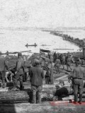 1941 Settembre - ponte sul fiume Dnepr - recupero del legname