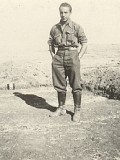 Settembre '42 - Il capo furiere della 10ª Compagnia - Sulla destra, la tenda-ufficio